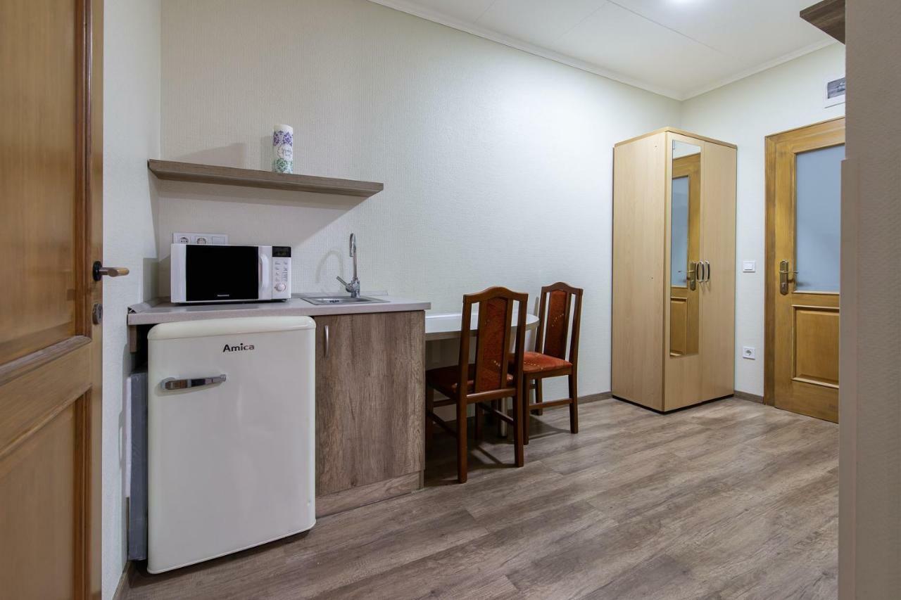 Hotel Napfeny Panzio Es Rendezvenyhaz Kecskemét Exterior foto